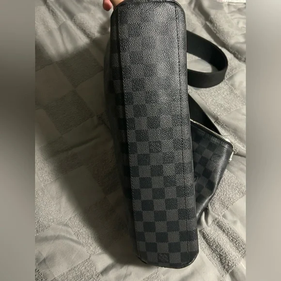 Louis Vuitton Damier Graphite Mick MM - Picture 8 of 9